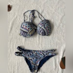 Bathing suit with push-up bra
